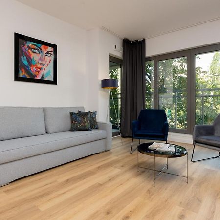 Apartment Avenue Solidarnosci On Wola By Noclegi Renters Varsó Kültér fotó