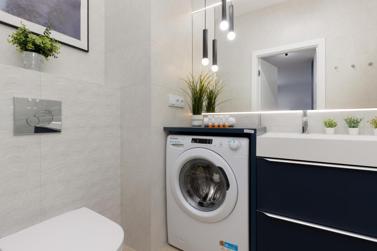 Apartment Avenue Solidarnosci On Wola By Noclegi Renters Varsó Kültér fotó